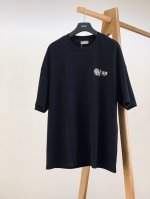 P210支持年后售后 Dior Homme 迪奥 桀傲 Stone Island 石头岛 2025Ss联名新品 浮雕标识短袖Tee，面料采用300G32支双纱爽