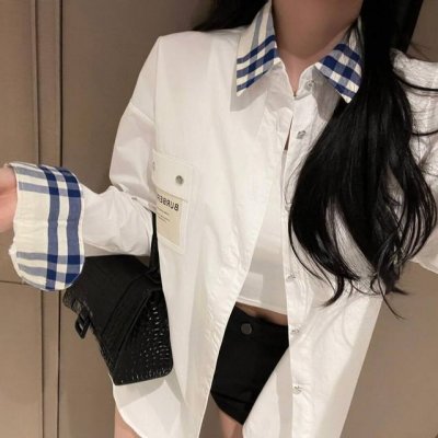 150【高定版】 burberry 巴宝莉口袋标签拼接领衬衣 啊啊啊！介个蓝白衬衫太干净啦！ 既不单调也不会太过张扬 清爽又温柔 宽松舒适的廓形 不挑身材 领口