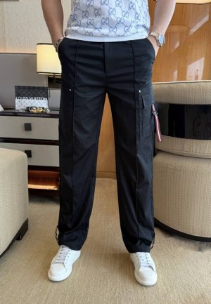 巴利 2025Ss蛇年春夏专柜同步爆款宽腿休闲裤，本季必入百搭款式，上身极为出挑，超级百搭款 ，原版1:1复刻，三标齐全！专柜最新时尚元素设计，进口定织高品质欧