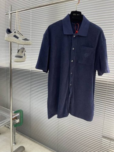 驴牌 Damier 刺绣毛圈布衬衫 定制定染云绒毛巾卫衣纱 质感十足 舒适贴肤 全幅描绘 Damier 提花图案 将Marque L.Vuitton Depos