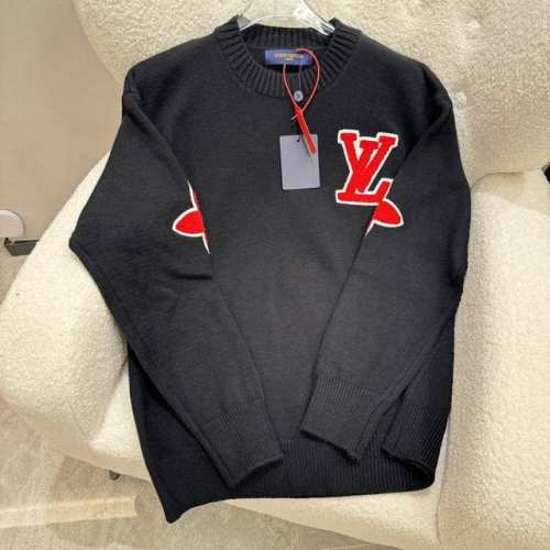 Louis Vuitton路易威登 24Fw 前后提花字母Logo针织毛衣服 面料采用82%绵羊毛混纺18%锦纶棉线织成由进口提花机织片6S粗针棉羊毛毛衣 保暖