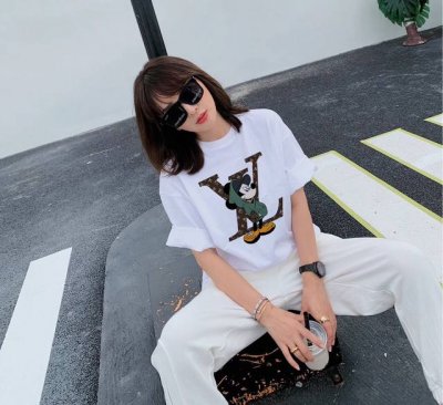Lv 米老鼠字母印花短袖 上身图