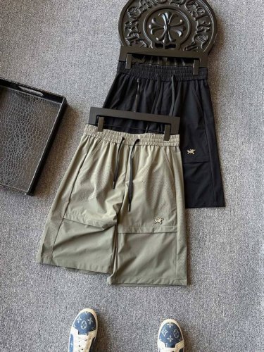 顶级激光冲孔！ 人气爆款！Arc'teryx 始祖鸟专柜新品高奢冰氧锦棉激光冲孔透气双色短裤！恒隆在售千元级，款号：6001 始祖鸟家今年最新冰氧液氨锦棉面料！