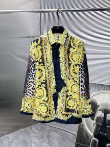 范思哲 Versace 2025Ss新款男士长袖 衬衫 衬衣，高端版本！专柜定制面料 透气舒适度高，细节无可挑剔，品牌元素设计理念，体现高品质。手感细腻柔软！呈