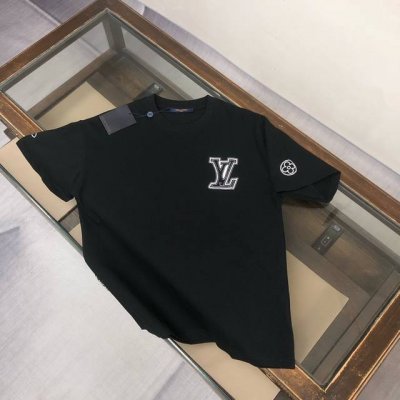 Louis Vuitton Lv 路易威登 25Ss最新款百搭短袖T恤男女同款！！ 胸前品牌刺绣Logo工艺！特供定制面料！加上紧密纺纱工艺又使面料光滑紧密得到