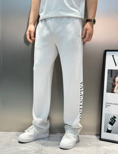 valentino华伦天奴25S新款休闲裤.直筒设计.运动休闲随意搭配.采用2025新款棉莫面料，亲肤舒适.抗皱不粘灰抗静电，面料柔软舒适有垂感.立挺上身有型！