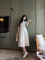 上新 连衣裙 Miumi* 谬谬 25Ss 螺纹领连衣裙 撞色拼接压褶裙摆设计 字母绣花装饰 抽绳束腰 配色高级满满 颜色：白色 黑色 码数：S M L S码推
