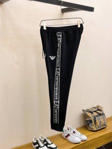 P200 阿玛尼 2025春季新款男士休闲长裤高级定制面料透气面料 透气弹力舒适度极高，细节无可挑剔，顶级辅料配备，原版Logo设计理念，手感细腻柔软！上身版型