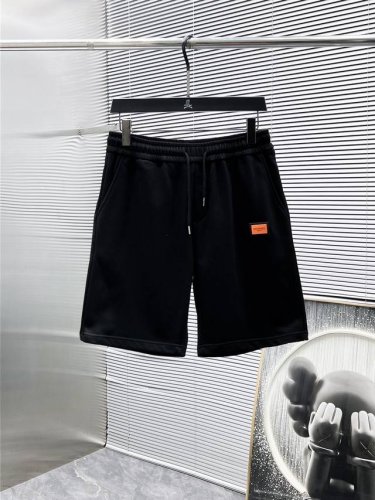 爱马仕 2025夏季新款 短裤 休闲裤，高端版本！专柜定制面料 透气舒适度高，细节无可挑剔，品牌元素设计理念，体现高品质。手感细腻柔软！呈现休闲裁剪，上身版型超