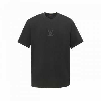 Louis Vuitton路易威登 春夏新款Logo 洗水磨破贴布剪边米粒绣花工艺短袖T恤 新面料 新版型 独家定织定染高克重紧密精梳棉面料 质感柔软舒适 Os