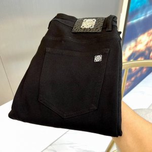 Low罗意威 25S春夏新款时尚水洗黑牛仔裤 男士后口袋3D品牌字母刺绣徽标修身直筒牛仔长裤 此款裤装精选客供进口顶级95%棉5%氨纶日制混纺牛仔面料制作而成