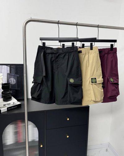 stone Island 石头岛工装口袋勋章刺绣短裤 甄选品质 实拍可见 面料采用高品质正品纯棉工装面料 清凉面料 面料上身舒服 当季必备 版型超正 拒绝臃肿
