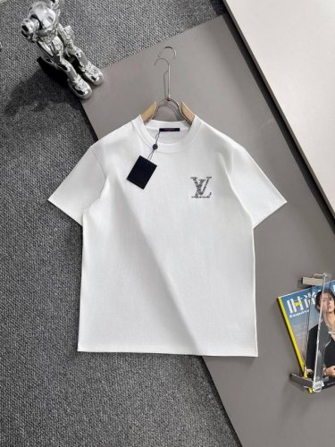 lv 驴家 2025新款 前后刺绣字母Logo 定制皮章 男女同款 短袖T恤 定制260克100％双纱纯棉面料 定染32支双股螺纹 领标吊牌主唛三标齐全 颜色：