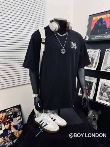 上新 Boy London25炫彩三鹰大翅膀情侣短袖Tee男女同款 超高版本 经典图案设计 立体外凸印花 后背主题大翅膀英文Logo吸睛有型！面料由品牌面料商直