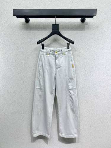 夏季上新 高定款灰白牛仔弯刀裤 经典设计#7115#超时髦牛仔 洋气百搭～尺码26～30五个码