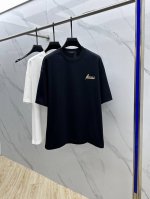 Amiri 2025Fw春夏新品圆领打底外穿T恤，立体感Logo微廓形半袖，活性纯棉打底T恤，棉，手感面糯有骨感，柔而有韧性。工艺处理，韧性和抗皱性能得到大幅度