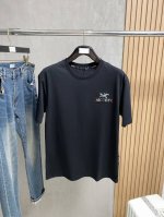 始祖鸟2025夏季新款短袖T恤，个性艺术系列全网独家首发 百搭款细节处理完美纯棉面料十分精致 原版面料 网红明星同款高版本 高品质手感非常舒服 时尚又个性 超级