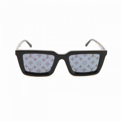 louis Vuitton 路易威登Lv镜片满印太阳镜 蓝色镜片 顶级品质！这款L家太阳眼镜凝聚前工艺和都市格调，镜片全幅铺陈品牌标志性图案，搭配醋醋纤维镜架和