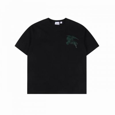 burberry 巴宝莉 25Ss 破损战马短袖T恤 面料采用定制240G 26支特滑双股精棉平纹高密无尘全棉布料。前幅高密度加厚，走线平整，代工品质，全套定制