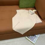 D］ 高版本polo系列 Gucci古驰 基础百搭polo衫系列 男女同款 260克纯棉珠地料子 这款高颜值polo衫女生穿上都好看 回头率满满 感觉直接拿捏住