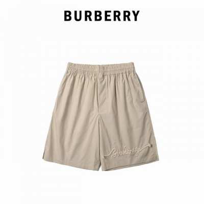 Burberry 巴宝莉 2025Ss春夏新款 卡其色休闲短裤，裤脚绳结构成品牌Logo，弹力松紧带腰围，同色系抽绳细节，简单设计款式，经典版型剪裁，男女同款