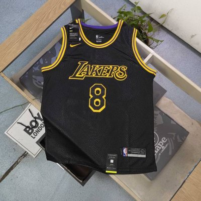 顶级刺绣 2025新款Nba耐克Nike洛杉矶湖人队科比黑曼巴纪念版刺绣8号24号球衣篮球服，刺绣字母醒目张扬，图案动感十足，将活力展现得淋漓尽致。无论是投身激