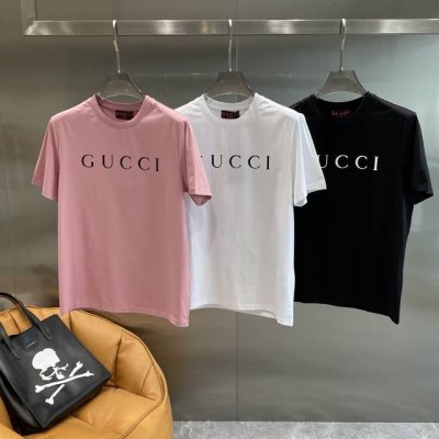 古家 Gucci T恤超经典 大大的“Gucci”字样，醒目又时尚，一眼就能看出品牌格调 面料柔软舒适，亲肤透气，穿着感超棒。M-3Xl 隔天