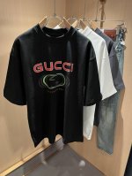 Gucc*古家 2025春夏系列基础圆领套头短袖T恤，男女同情侣款休闲宽松棉质圆领短袖T恤衫！贸易公司渠道稀出，同步官网发售 ！ 2025春夏最新系列，经典时尚