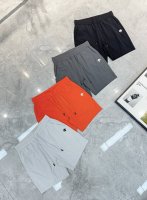 Descent*迪桑-特25S新款夏季五分短裤.速干面料原单推荐 两侧口袋款设计.简单干净款式推荐 精选舒适丝滑四面弹力面料.标志Logo经典内敛有格调 版型上