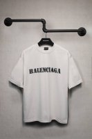 Aeniaa 前后模糊字母Logo印花短袖T恤 克重240 磨烂 工艺洗水处理 椭圆裂纹机印花 数码直喷网点工艺 对位整齐 无毛边 进口环保浆料刮浆 效果立体