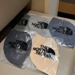北面家最新品渔夫帽来了，代购版本， 客供材质具有较好的防水透气性，轻量化的设计轻若无感，快速凉感透气不闷热，可调节帽围适合不同头围，加宽帽檐修饰脸型显脸小， 线