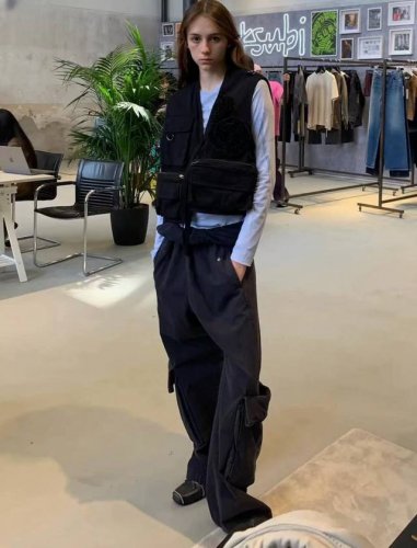 open Yy25Ss 立体玫瑰花多口袋背心马夹 甜酷系工装风 酷酷的 甜甜 拽拽的 两色Sml