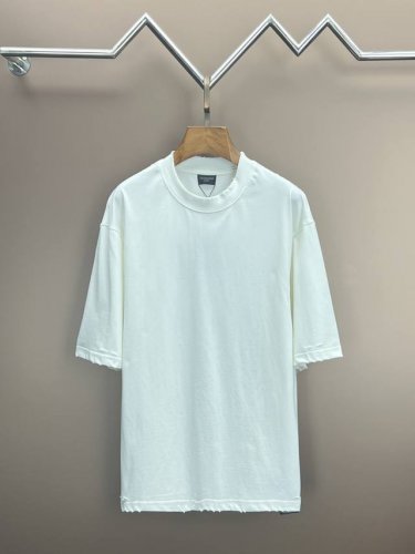 高端品质 巴黎世家Balenciaga 原版高克重纱纯棉面料 重工艺，印花，破洞，手感滑爽 L极度舒适体验 十足的高级感，都保持奢华高贵的特有的视觉质感. 颜色