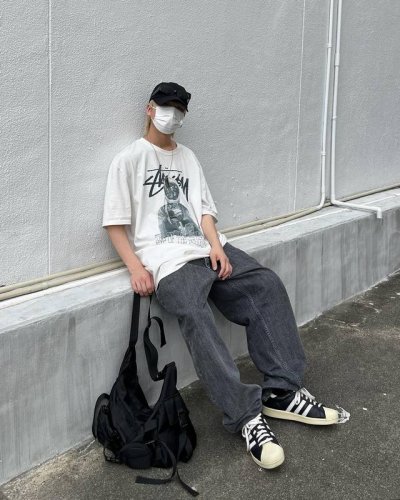 70 Stussy 斯图西 Tee 宇航员像印花男女短袖T恤 *21S 220G 正品圆桶无缝面料100%纯棉 *市场天花板品质 Colour：白-黑 Size