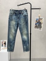 P270。Dolce&Gabbana杜嘉班纳独家专供新款 休闲牛仔裤高端版本！专柜定制面料 透气舒适度高，细节无可挑剔，品牌元素设计理念，体现高品质。手感细腻柔