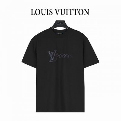 Louis Vuitton 路易威登 25Ss 渐变虹彩竖纹印花短袖T恤 三标齐全 采用冰丝索罗娜面料！ 前幅特殊渐变虹彩竖纹印花工艺 手感非常舒服 Os落肩版