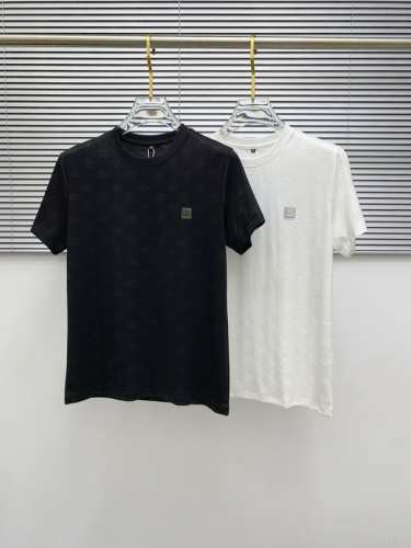 杜嘉班纳25Ss春夏 新品 定制蚕丝面料丝滑透气 时尚经典圆领短袖时尚单品设计 更加时尚舒适 高标准定制 上身非常有型 胸前品牌经典Logo 图案 客供辅料 客