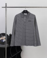 款号M03 Miumiu2025Ss早春条纹长袖polo 条纹面料对条费时费力 胸口经典刺绣小Logo 小红书强推爆款 尺码：S-L 灰色