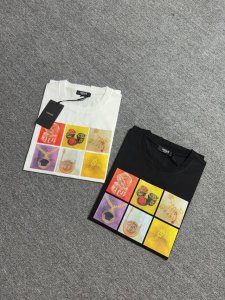 Versace 25夏季新品男士饰有Versace珠宝的多色流行图案数码印花短袖T恤 定制80支双股丝光棉面料 黑色 白色 S Xxxl 可定制4Xl 5Xl