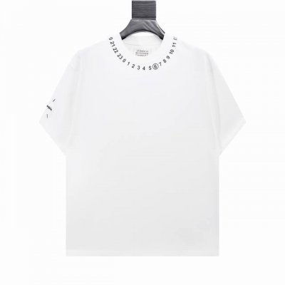 高版本Maisonmargiela 马吉拉 Mm6数字印花短袖 男女同款 满满的高级感 性价比超高 手感超级柔软 细腻 柔软和不起球且不变形 G纯棉品质 后领标