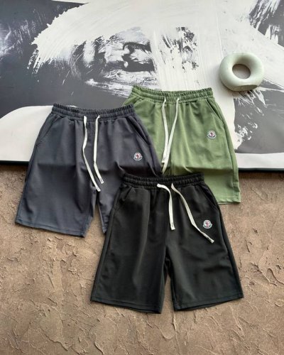 moncler蒙口2025Ss 新款经典魔术贴刺绣纯棉玉米格短裤休闲裤 采用32支精梳食毛双股毛圈纯棉面料 310克-320克 精致魔术贴刺绣Logo 男女同款