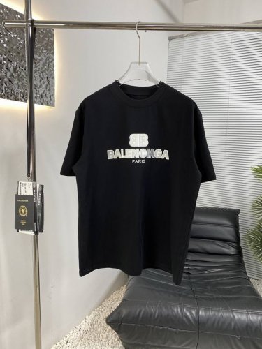 高品质 Balenciaga巴黎25Ss新款短袖T恤 面料采用高克重布料 洗完水260克重 不缩水 不变形 三标齐全 实物绝绝子好看！质感十足 版型宽松 男女同