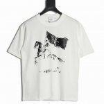 burberry 巴宝莉 25Ss 做旧战马短袖T恤 面料采用定制240G 26支特滑双股精棉平纹高密无尘全棉布料。前幅高密度加厚，走线平整，代工品质，全套定制