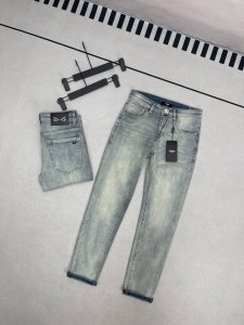 芬迪 Fendi 小怪兽眼睛简约复古小脚经典黑标Logo牛仔裤 2025最新品，专柜同步有售，原单狠货，水洗休闲牛仔裤，进口原版水洗弹力面料，舒适有弹性，版型超
