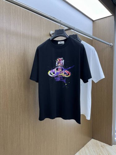 vw 独家首发 2025早春最新品，专柜同步有售，原单狠货，时尚休闲圆领短袖T恤，上身舒适！吸睛而有亮点，采用进口原版面料，顶级印花刺绣工艺字母图案Logo，简