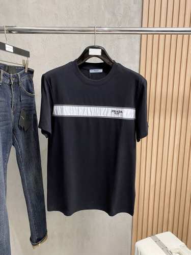 普拉*prada 25Ss春夏新款首发专柜最新款短袖圆领T恤 高端订制 设计前卫时尚 品牌Logo重工艺设计 高端定制240克面料.手感柔软.穿着舒适.专柜级别