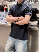 迪奥 高端货商务 白领 单位人士必入单品！ 休闲商务翻领短袖，科技面料，体感非常棒，手感顺滑质感很棒！弹性好，无任何束缚感，面料自带透气网孔，吸湿排汗，速干保持