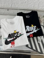 nike 耐克 Nk 25Ss胸前卡通玩偶钩子印花情侣短袖T恤 小红书热门爆款，明星网红同款穿搭，男女日常通勤穿搭必备单品！ 高品质260克高克重双纱面料，亲肤