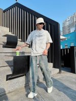 25Ss J.W.Anderson经典款圆领短袖T恤 选用330克双纱平织棉面料打造 立体品牌Logo标识 螺纹针织领口 男女同款 码数 S-2Xl 颜色 黑