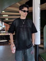 Balenciaga短袖 面料采用进口机器织造而成 布面纹路的独特性创造出完美的成衣效果 面料采用新疆棉高克重 搭配320克1*1罗纹 4色环保定染面料 螺纹同